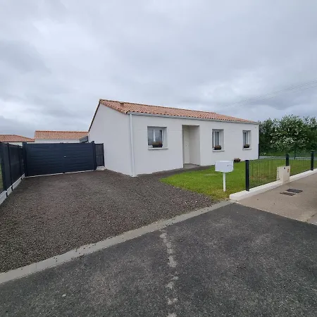 Marie Godet Homestay Vaire